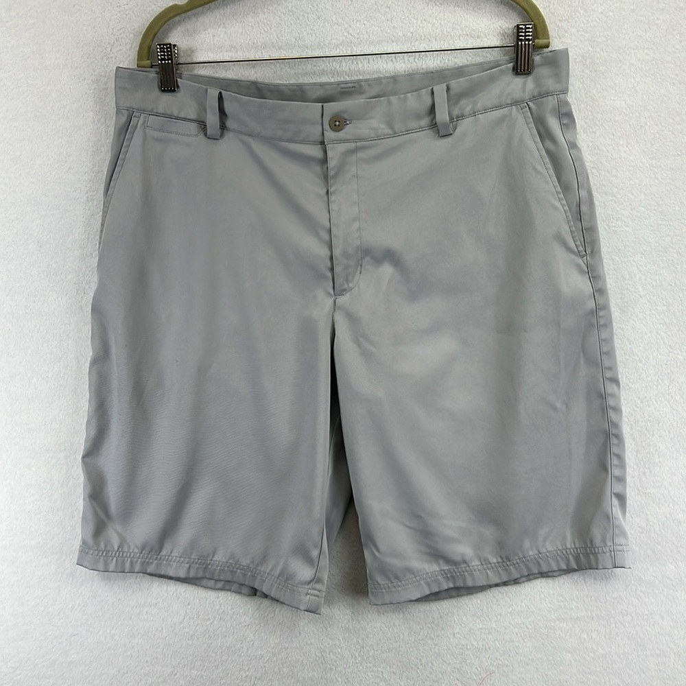 Nike Dri-Fit Men’s Shorts Size 36 W 10.5” Inseam Gray Polyester/Spandex EUC